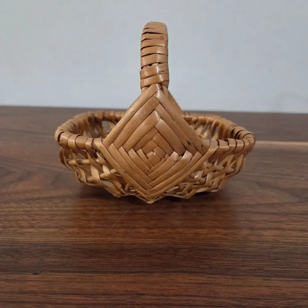 Miniature Buttocks Egg Woven Basket Primitive Rustic Country Decor 4x5